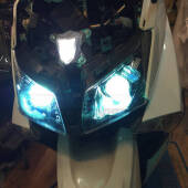 1 Kit Xenon Yamaha T-Max 530 - 2012 in poi - Anabbaglianti 35W e Led - 5000k Kit Xenon Yamaha T-Max 530 - 2012 in poi - Anabbaglianti 35W e Led - 5000k