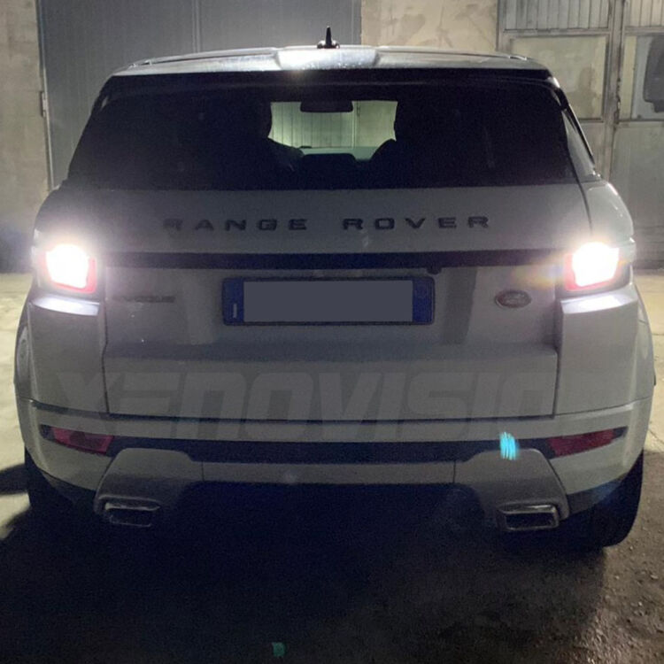 1 Evoque: Kit LED Retromarcia Canbus Plug&Play <p>Illumina a giorno in Retromarcia con un Kit Specifico per Evoque Plug&Play da installare in 4 minuti. Sul serio!</p>