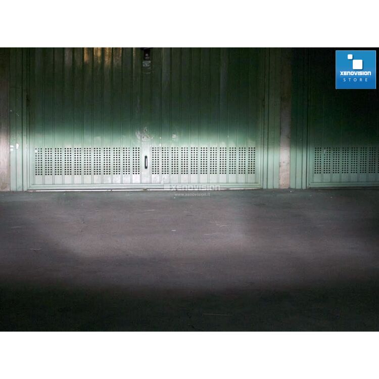 1 Kit Bixenon Honda SH - 1984 in poi - BiXenon 35W e Led Posizioni - 5000k <p>Kit Bixenon Honda SH dal 1984 in poi, 6000k 35W Ultra Slim Xenovision ad architettura digitale 64-Bit. Lampada bixenon H4 Bianco Solare Ket KOREA, Qualita Garantita 2 anni </p>
