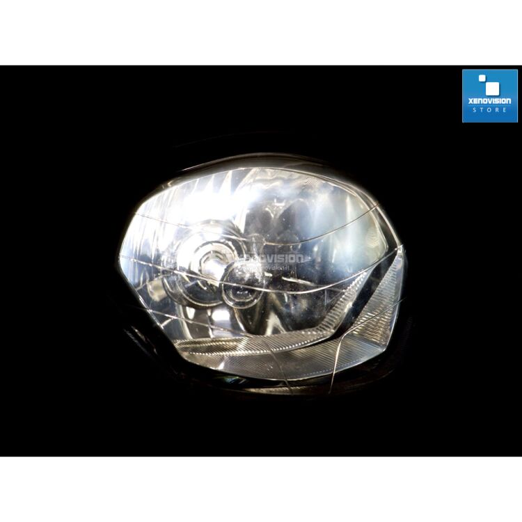 4 Kit Bixenon Honda SH - 1984 in poi - BiXenon 35W e Led Posizioni - 5000k <p>Kit Bixenon Honda SH dal 1984 in poi, 6000k 35W Ultra Slim Xenovision ad architettura digitale 64-Bit. Lampada bixenon H4 Bianco Solare Ket KOREA, Qualita Garantita 2 anni </p>