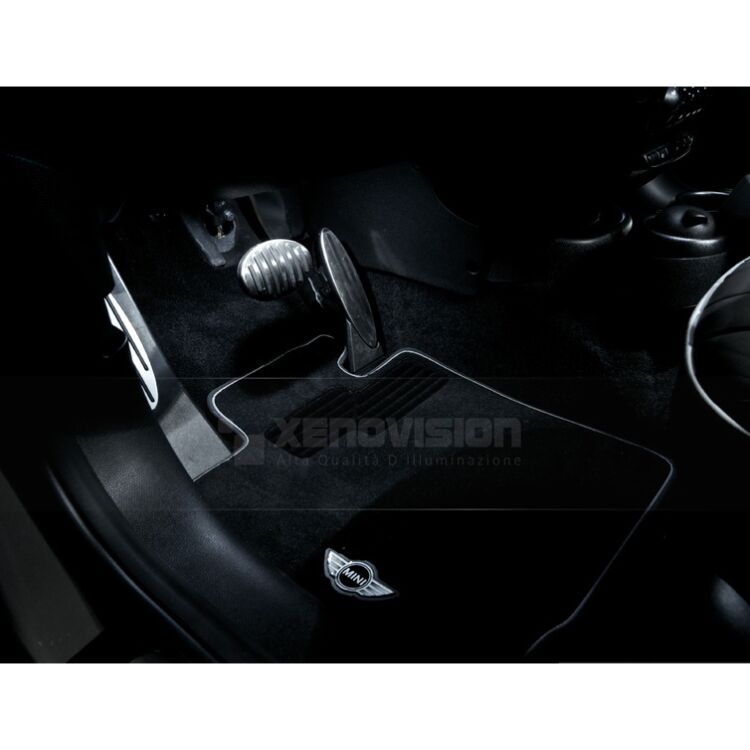 3 Kit Conversione Led per Interni Mini Countryman R60 <p>3 volte più luce, Bianco Lunare Purissimo e 100% Plug&Play. Trasforma tutti i punti luce interni in LED. Shut up and get my money! </p>