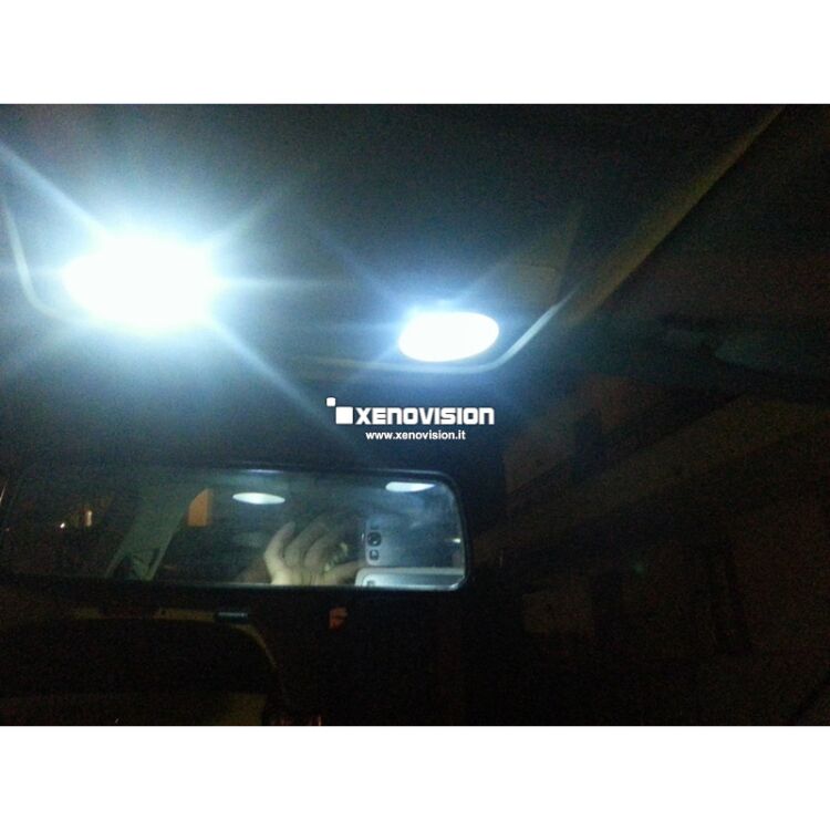 2 Kit Led Golf V - Tutti i punti luce - TOTAL - Bianco Lunare 6000k <p>Kit Led Golf V TOTAL, conversione totale a Led per Golf 5. Creato con la VWGolfCommunity, pacchetto completo di altissima qualità e risultato garantito. </p>