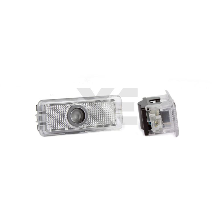 1 Kit Placche Led Sottoporta Proiettore Logo Mercedes - Classe C W203 CLK W209 SLR R199 <p>Kit Placche Led Sottoporta/Pozzanghera con proiettore logo <strong>MERCEDES</strong></p>