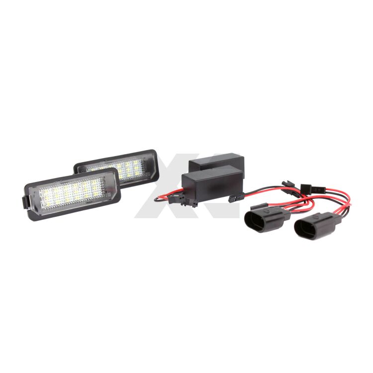 4 Led Targa Golf IV V VI VII Golf 4 5 6 7 Porsche Cayenne - 700Lm - 6000k <p><strong>CANBUS Plug & Play</strong> Due placche per Golf 4, Golf 5, Golf 6, Golf 7, Scirocco, Lupo, New Beetle, Passat, Polo e Porshe Cayenne. Bianco Lunare 6000k, illuminano in modo omogeneo la targa 5 volte di più rispetto alla luce a incandescenza originale. Semplicissime da montare, si installano al posto delle placche originali dell'auto senza invalidare la garanzia.</p>