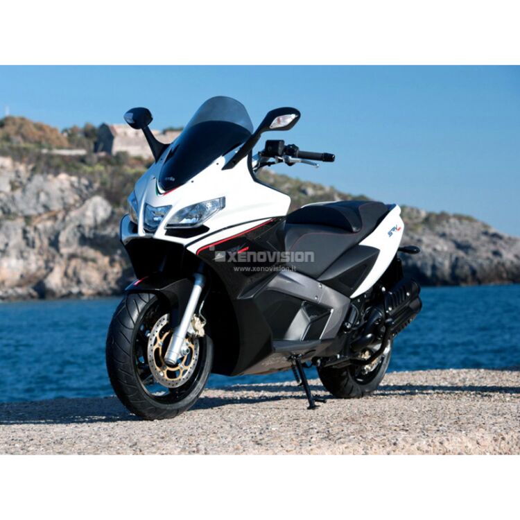 0 Kit Xenon Aprilia SRV 850 - 2011 in poi - Xenon 35W - 6000k <p>Kit Xenon 35W specifico per il faro della Aprilia SRV 850 dal 2011 in poi. Plug&Play zero spie, contiene tutto l'occorrente. Luce Bianco Lunare 6000k.</p>