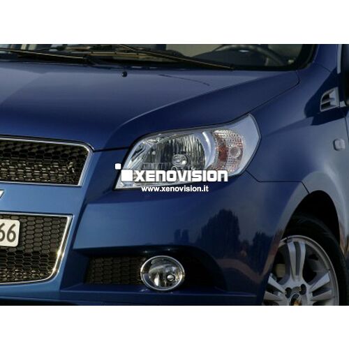 1 Kit Xenon Chevrolet Aveo - 2003 al 2010 - BiXenon 35W e Posizione - 6000k <p>Kit BiXenon 35W specifico per il faro della Chevrolet Aveo e Luci Posizione a Led in tinta. Plug&Play zero spie, contiene tutto l'occorrente. Luce Bianco Lunare 6000k.</p><p> </p>