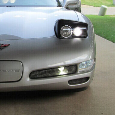 3 Kit Xenon Chevrolet Corvette C5 - 1997 al 2004 - Xenon 35W - 6000k <p>Kit Xenon 35W specifico per il faro della Chevrolet Corvette C5 dal 1997 al 2004. Plug&Play zero spie, contiene tutto l'occorrente. Luce Bianco Lunare 6000k.</p>