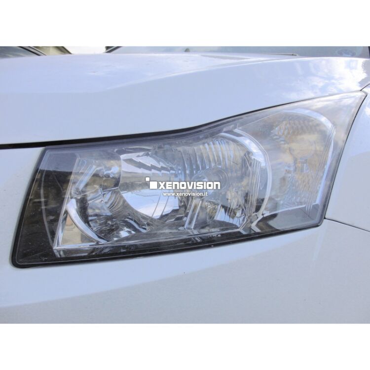 1 Kit Xenon Chevrolet Cruze - 2009 in poi - BiXenon 35W e Posizione - 6000k <p>Kit BiXenon 35W specifico per il faro della Chevrolet Cruze e Luci Posizione a Led in tinta. Plug&Play zero spie, contiene tutto l'occorrente. Luce Bianco Lunare 6000k.</p>
<p> </p>