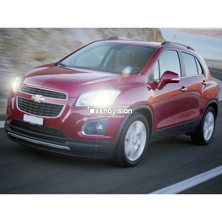 0 Kit Xenon Chevrolet Trax - 2013 in poi - Xenon 35W - 5300k Kit Xenon Focus Pro Korea 35W specifico per il faro della Chevrolet Trax. Plug&Play zero spie, contiene tutto l'occorrente. Luce Bianco Solare 5300k.