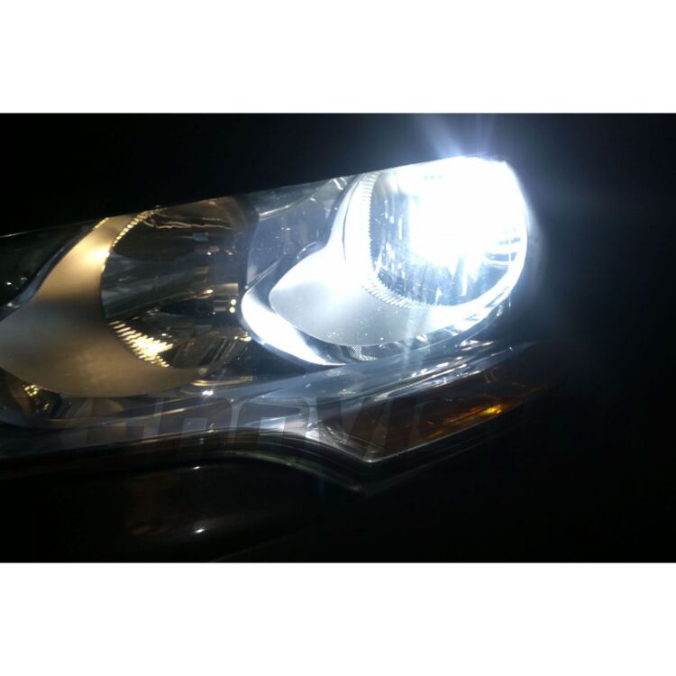 2 Kit Xenon Citroen C4 - 2007 al 2014 - 35W e Led Posizione - 6000k <p>Kit Xenon 35W specifico per il faro della Citroen C4 e Luci Posizione a Led in tinta. Plug&Play zero spie, contiene tutto l'occorrente. Luce Bianco Lunare 6000k.</p>