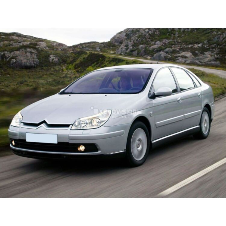 0 Kit Xenon Citroen C5 - 2004 al 2008 - Xenon 35W - 6100k Kit Xenon Focus Pro Korea 35W specifico per il faro della Citroen C5 dal 2004 al 2008. Plug&Play zero spie, contiene tutto l'occorrente. Luce Bianco Lunare 6100k.