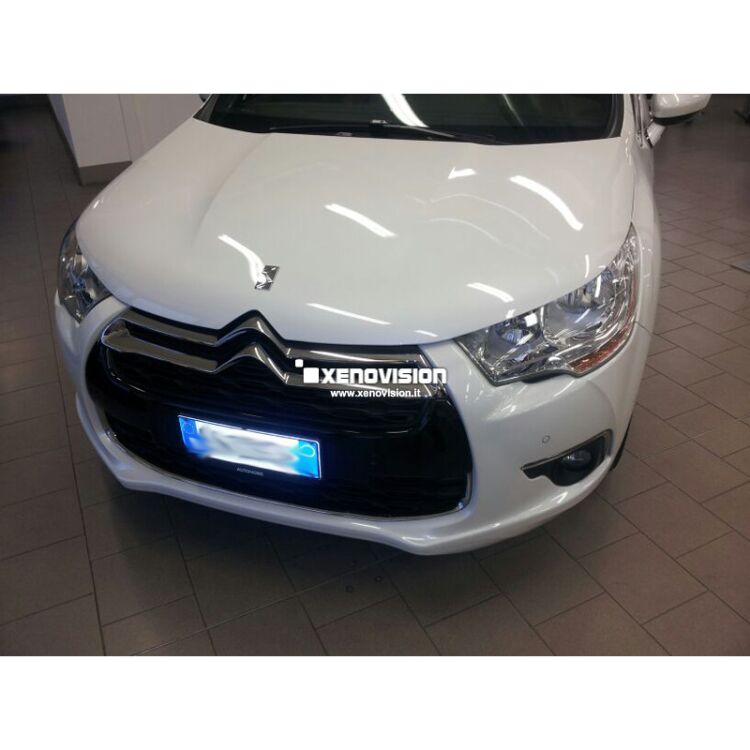 1 Kit Xenon Citroen DS4 - 2011 in poi - Xenon 35W in tinta con i Led <p>Kit Xenon Focus Pro Korea 35W specifico per il faro della Citroen DS4 in tinta con i Led originali. Plug&Play zero spie, contiene tutto l'occorrente. Luce Bianco Lunare come i Led originali</p>