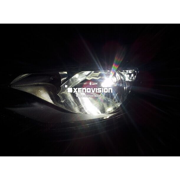 2 Kit Xenon Ford Focus - Parabola - 2011 in poi - Xenon 35W e Led - 5300k <p><span style="color: #000000; font-family: Verdana, Arial, Helvetica, sans-serif; font-size: 10px; font-style: normal; font-variant-ligatures: normal; font-variant-caps: normal; font-weight: normal; letter-spacing: normal; line-height: normal; orphans: 2; text-align: start; text-indent: 0px; text-transform: none; white-space: normal; widows: 2; word-spacing: 0px; float: none; background-color: #ffffff; display: inline !important">Kit Xenon Focus Pro Korea 35W specifico per il faro delle Ford Focus dal 2011 in poi e Luci Posizione Led in tinta. Plug&Play, l'unico zero spie, contiene tutto l'occorrente. Luce Bianco Solare 5300k.</span></p>