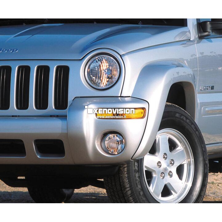 1 Kit Xenon Jeep Cherokee KJ - 2002 al 2007 - BiXenon 35W e Led 6000k <p>Kit Xenon 35W specifico per il faro della Jeep Cherokee KJ dal 2002 al 2007 e Luci Posizione a Led in tinta. Plug&Play zero spie, contiene tutto l'occorrente. Luce Bianco Lunare 6000k.</p>
