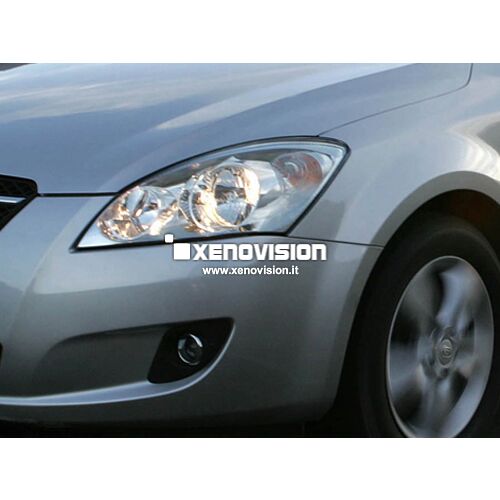 2 Kit Xenon Kia Ceed - 2007 a 2012 - Xenon 35W e Led Posizione - 5300k <p>Kit Focus Pro Korea Xenon 35W specifico per il faro della Kia Ceed e Luci Posizione in tinta. Plug&Play zero spie, contiene tutto l'occorrente. Luce Bianco Solare 5300k.</p>
<p> </p>