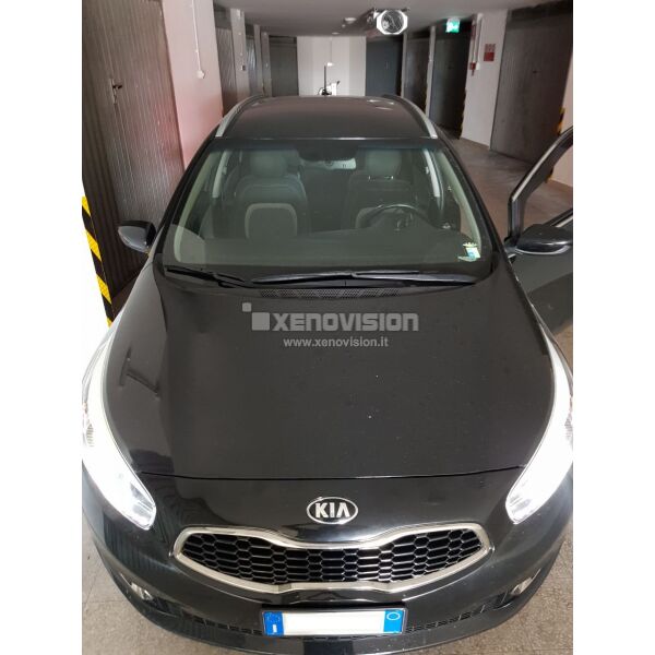 5 Kit Xenon Kia Ceed - 2013 in poi - Xenon 35W - 5000k <p>Kit Xenon 35W specifico per il faro della Kia Ceed. Plug&Play zero spie, contiene tutto l'occorrente. Luce Bianco Solare 5000k.</p>
<p> </p>