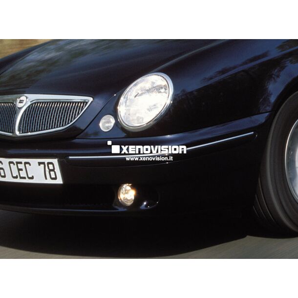 1 Kit Xenon Lancia Lybra - 1999 in poi - Xenon 35W e Luci Posizione - 5300k <p>Kit Xenon Focus Pro Korea 35W specifico per il faro della Lancia Lybra e Luci Posizione Led in tinta. Plug&Play zero spie, contiene tutto l'occorrente. Luce Bianco Solare 5300k.</p>