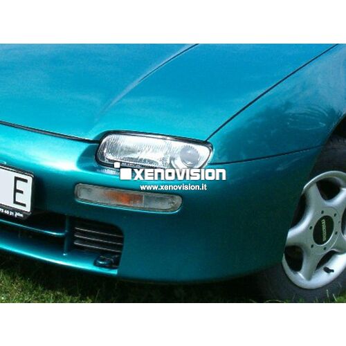1 Kit Xenon Mazda 323f BA - 1994 a 1998 - Xenon 35W e Posizione - 6000k <p>Kit Xenon 35W specifico per il faro della Mazda 323f BA e Luci Posizione a Led in tinta. Plug&Play zero spie, contiene tutto l'occorrente. Luce Bianco Lunare 6000k.</p>
<p> </p>