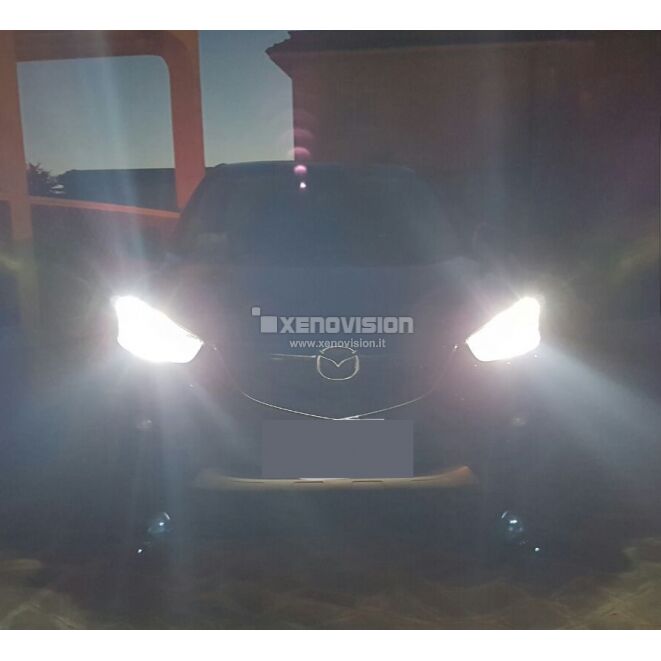 1 Kit Xenon Mazda CX-5 - 2012 in poi - Xenon 35W - 5000k Kit Xenon specifico per il faro della Mazda CX-5 dal 2012 in poi. Plug&Play zero spie, contiene tutto l'occorrente. Luce Bianco Solare 5000k.
