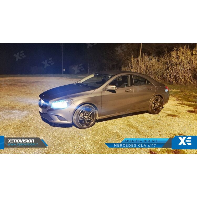2 Kit Xenon Mercedes Classe CLA C117 - 2013 in poi - Xenon 35W - 6100k Kit Xenon Focus Pro Korea 35W specifico per il faro della Mercedes Classe CLA C117 dal 2013 in poi. Plug&Play zero spie, contiene tutto l'occorrente. Luce Bianco Lunare 6100k.