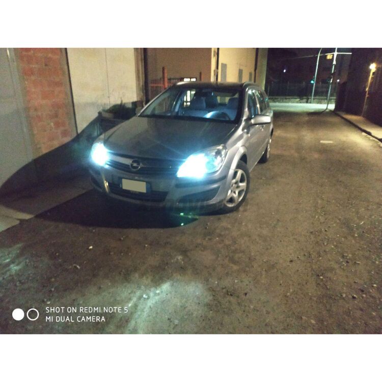 3 Kit Xenon Opel Astra H - 2004 a 2010 - Xenon 35W e Led Posizione - 6000k <p>Kit Xenon 35W specifico per il faro della Opel Astra H e Luci Posizione a Led in tinta. Plug&Play zero spie, contiene tutto l'occorrente. Luce Bianco Lunare 6000k.</p>