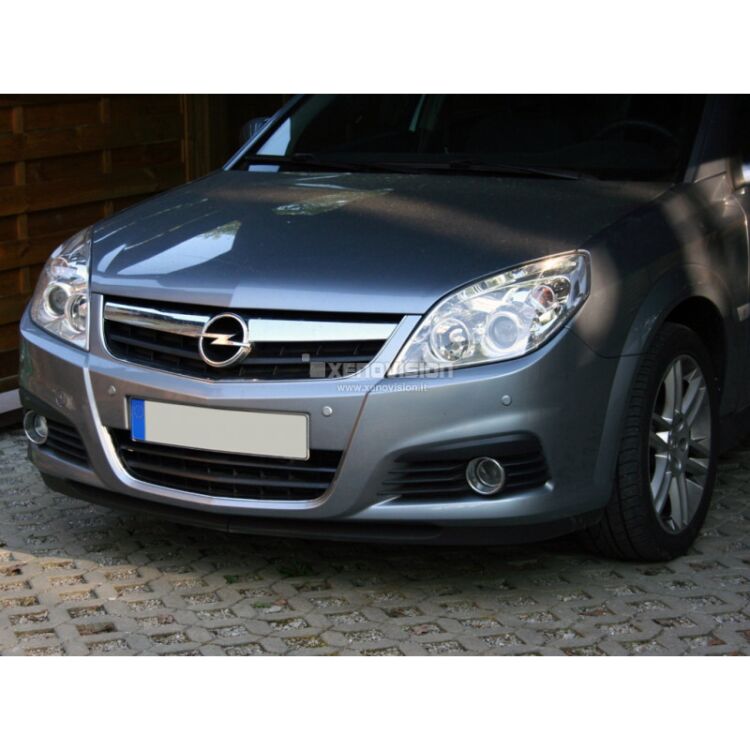 1 Kit Xenon Opel Vectra C Lenticolare - 2002 al 2008 - Xenon 35W e Led - 6000k <p>Kit Xenon 35W specifico per il faro della Opel Vectra C con faro Lenticolare dal 2002 al 2008. Plug&Play zero spie, contiene tutto l'occorrente. Luce Bianco Lunare 6000k.</p>