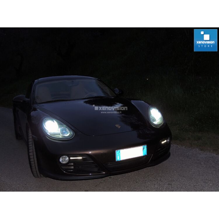 2 Kit Xenon Porsche Boxster Cayman 987 - 2009 al 2012 - Xenon 35W - 6000k <p>Kit Xenon 35W specifico per il faro della Porsche Boxster Cayman 987 dal 2009 al 2012. Plug&Play zero spie, contiene tutto l'occorrente. Luce Bianco Lunare 6100k.</p><p> </p>