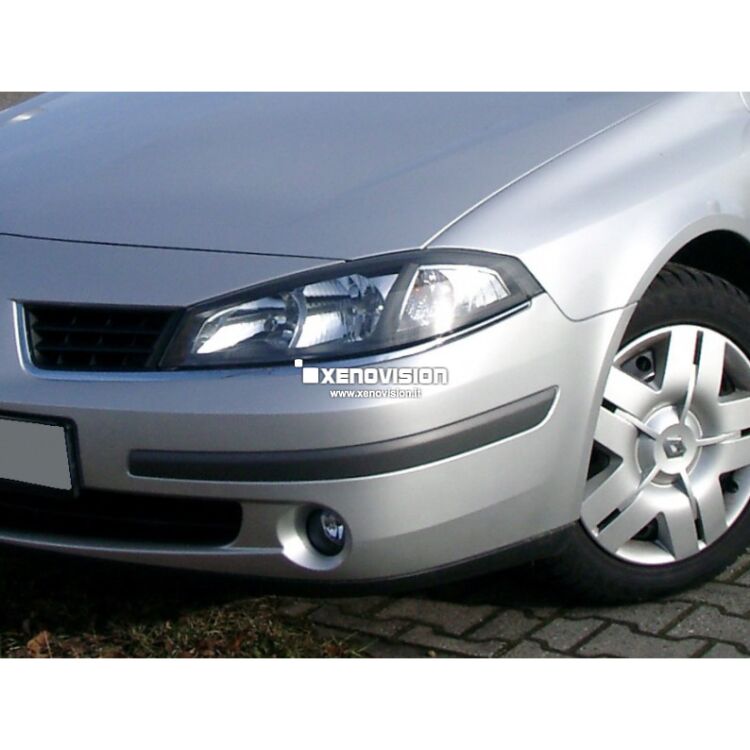 1 Kit Xenon Renault Laguna II - 2001 a 2007 - Xenon 35W e Luci Posizione - 6000k <p>Kit Xenon 35W specifico per il faro della Renault Laguna II Serie, 2001 a 2007, e Luci Posizione Led in tinta. Plug&Play zero spie, contiene tutto l'occorrente. Luce Bianco Lunare 6000k.</p>