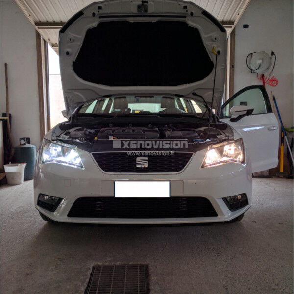 1 Kit Xenon Seat Leon - 2013 in poi - Xenon 35W - 6100k <p>Kit Xenon Focus Pro Korea 35W specifico per il faro della Seat Leon dal 2013 in poi. Plug&Play zero spie, contiene tutto l'occorrente. Luce Bianco Lunare 6100k.</p>