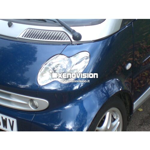 2 Kit Xenon Smart ForTwo 450 - 2001 a 2007 - Xenon 35W e Posizione - 5000k <p>Kit Xenon 35W specifico per il faro della Smart ForTwo e Luci Posizione a Led in tinta. Plug&Play zero spie, contiene tutto l'occorrente. Luce Bianco Solare 5000k.</p><p> </p>