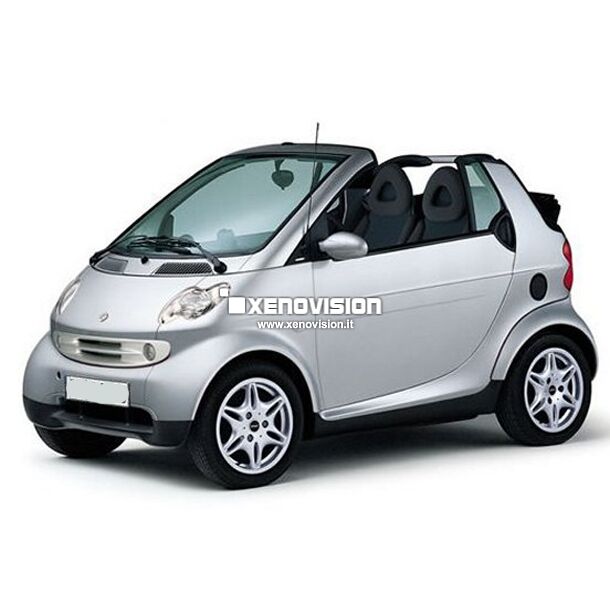 1 Kit Xenon Smart ForTwo 450 - 2001 a 2007 - Xenon 35W e Posizione - 6000k <p>Kit Xenon 35W specifico per il faro della Smart ForTwo e Luci Posizione a Led in tinta. Plug&Play zero spie, contiene tutto l'occorrente. Luce Bianco Lunare 6000k.</p><p> </p>