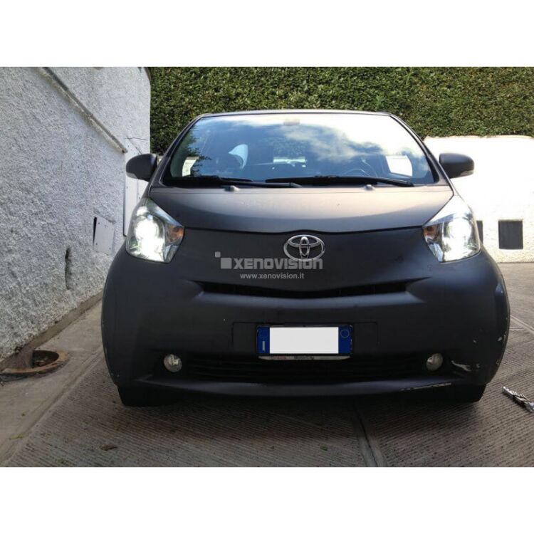 3 Kit Xenon Toyota IQ - 2008 in poi - Bixenon, Led Posizioni e Targa - 6000k <p>Kit Xenon 35W specifico per il faro della Toyota IQ , Luci Targa e Luci Posizione a Led in tinta. Plug&Play zero spie, contiene tutto l'occorrente. Luce Bianco Lunare 6000k</p>