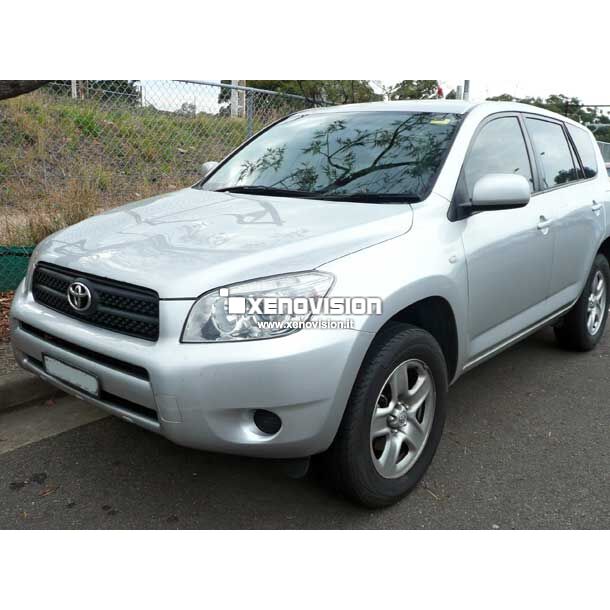 0 Kit Xenon Toyota RAV4 RAV 4 - 2005 a 2008 - Xenon 35W e Posizione - 6000k <p>Kit Xenon 35W specifico per il faro della Toyota RAV4 e Luci Posizione Led in tinta. Plug&Play zero spie, contiene tutto l'occorrente. Luce Bianco Lunare 6000k.</p>