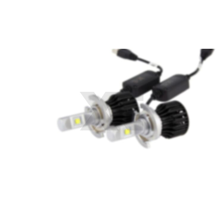 4 Kuga: Kit Anabbaglianti XE Eagle LED System su Misura <!DOCTYPE html>
<html>
<head>
</head>
<body>
</body>
</html>