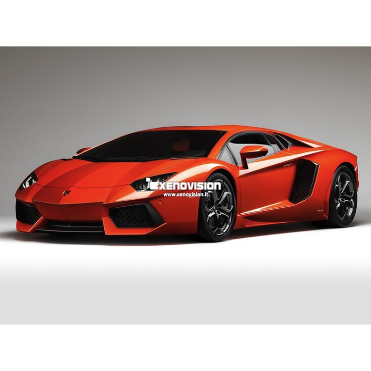 0 Lampade Xenon Lamborghini Aventador - 2011 in poi - Xenon 35W - 6000k Lampade Xenon 35W specifico per il faro della Lamborghini Aventador dal 2011 in poi. Plug&Play zero spie, contiene tutto l'occorrente. Luce Bianco Lunare 6000k.