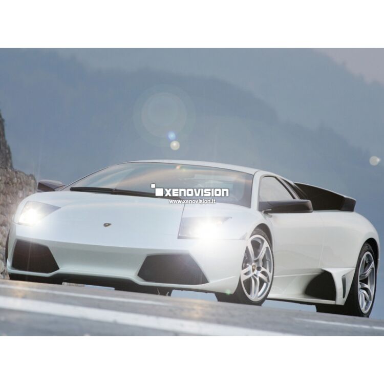 Lampade Xenon Focus Pro Korea 35W specifico per il faro della Lamborghini Murcielago. Plug&amp;Play zero spie, contiene tutto l&#39;occorrente. Luce Bianco Lunare 6100k.