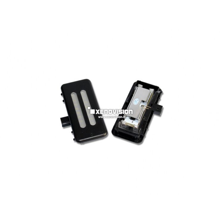 0 Led Luci Alette Parasole BMW E60 E61 E90 E91 E92 - 400 Lumen - 6000k Kit Led Luci Cortesia per BMW E60 E61 E90 E91 E92. Rimpiazzano Plug&Play le lampadine delle vostre plafoniere luci alette parasole, aumentando notevolmente la luminosità e la resa estetica, con un'illuminazione di un bianco purissimo 6000k. Qualità Garantita Xenovision.