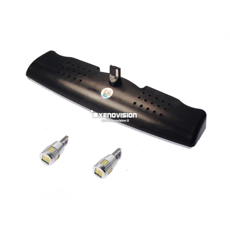 1 Led Luci Cortesia Soffitto BMW F10 F01 F02 F03 Posteriori - 800 Lumen Kit Led Luci Cortesia Posteriori per BMW F10 F01 F02 F03. Rimpiazzano Plug&Play le lampadine delle vostre plafoniere sul soffitto dell'auto, aumentando notevolmente la luminosità dell'interno, con un'illuminazione di un bianco purissimo 6000k. Qualità Garantita Xenovision.