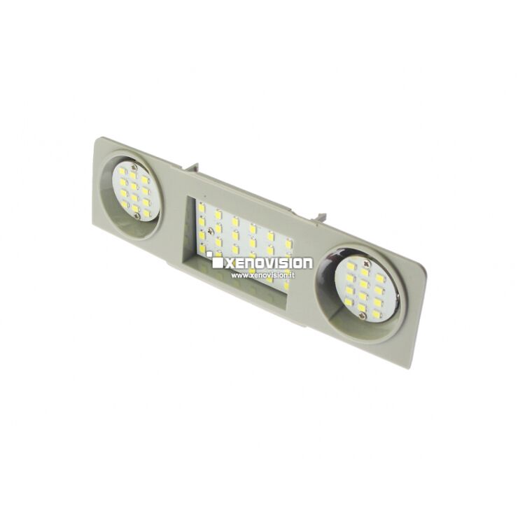 1 Led Luci Cortesia Soffitto Skoda Superb Yeti Seat Alhambra 800Lm 6000k Kit Led Luci Cortesia Anteriori per Skoda Superb Yeti Seat Alhambra. Rimpiazzano Plug&Play le lampadine delle vostre plafoniere sul soffitto dell'auto, aumentando notevolmente la luminosità dell'interno, con un'illuminazione di un bianco purissimo 6000k. Qualità Garantita Xenovision.