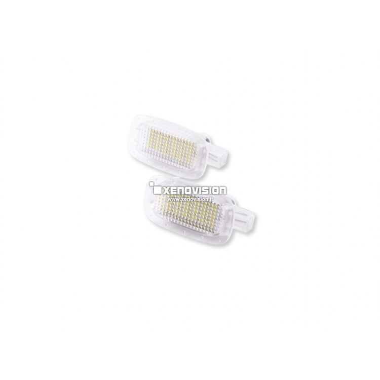 0 Led Sottoporta Mercedes Benz X204 C207 W212 W216 - 500lm - 6000k <strong>500Lumen.</strong> Led luci pozzanghera/sottoporta MERCEDES Classe M GL A SLS C GLK E CL S SL B. Rimpiazza i punti luce esistenti, zero spie. Installazione Plug&Play semplicissima. Luce bianco Lunare 6000k, illumina 5 volte di più rispetto alla luce a incandescenza originale.