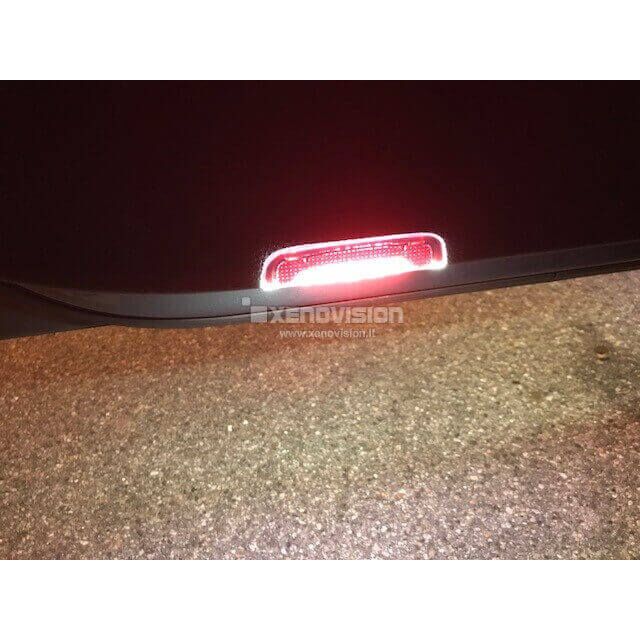6 Led Sottoporta Posteriori Golf V VI Passat Scirocco Touareg - 600Lm <p><strong>600 Lumen </strong>Una coppia di placche Led Plug&Play Ultraluminose per luci pozzanghera/sottoporta POSTERIORI VolksWagen, Seat, Skoda. Rimpiazza i punti luce esistenti, zero spie. Installazione semplicissima.</p>